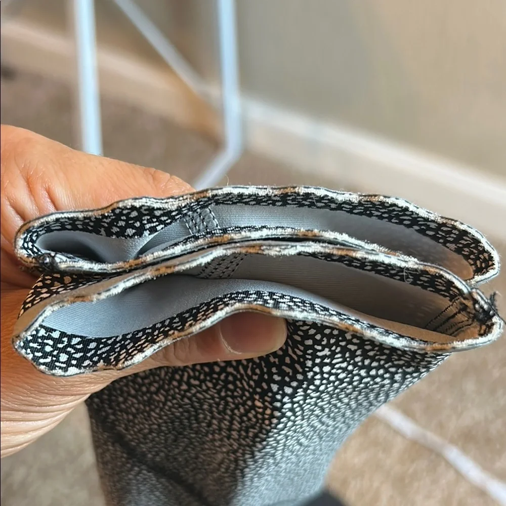 Lululemon Tight Stuff Tight II 25” Reflective Scallop Alpine White/Black Sz 4 - Picture 15 of 15